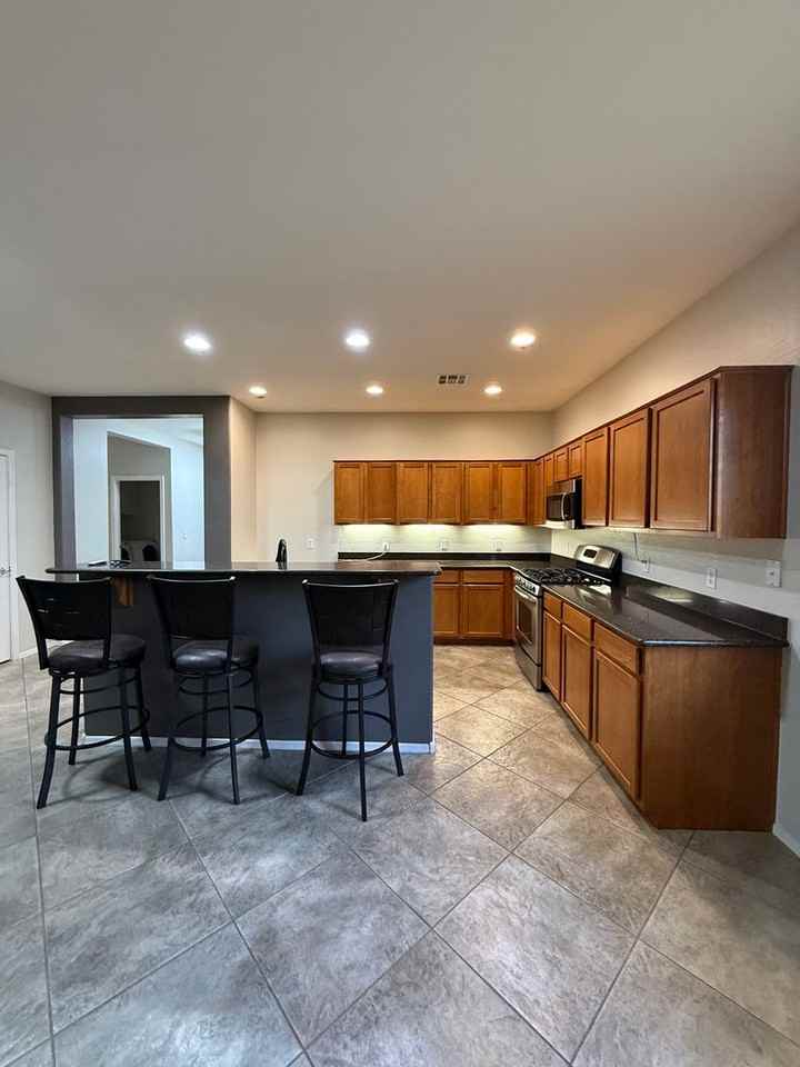 1255 Brentwood Way - Photo 3 of 14