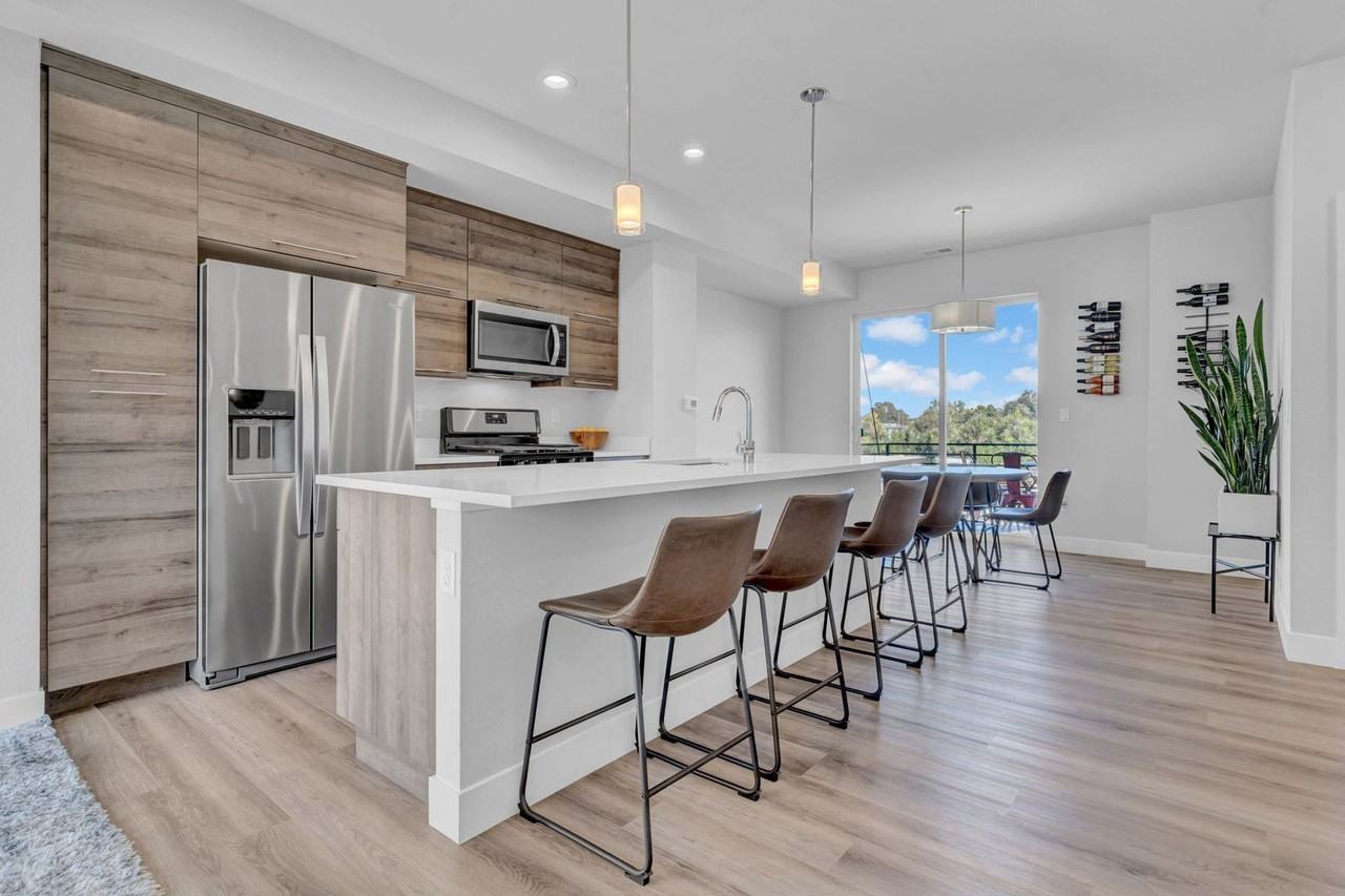 5531 W 11th Pl - Photo 3 of 36