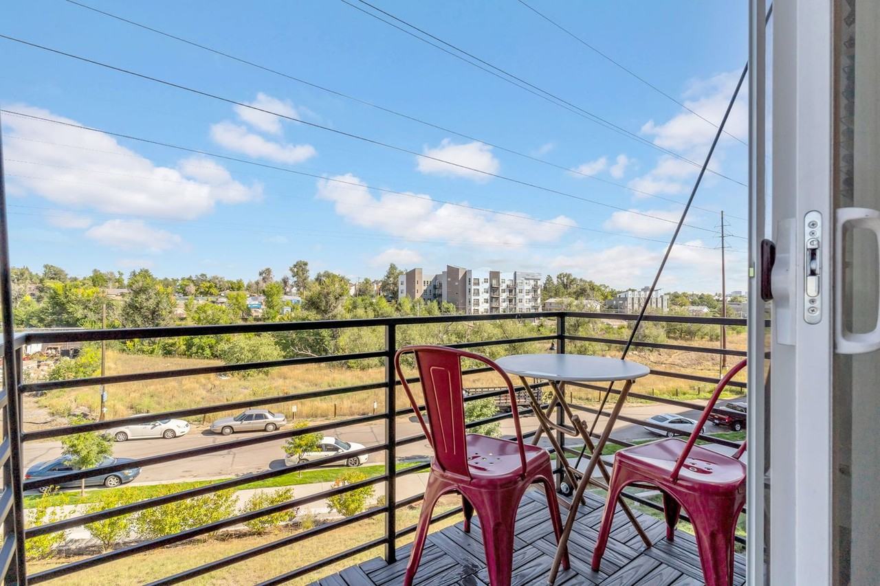 5531 W 11th Pl - Photo 6 of 36