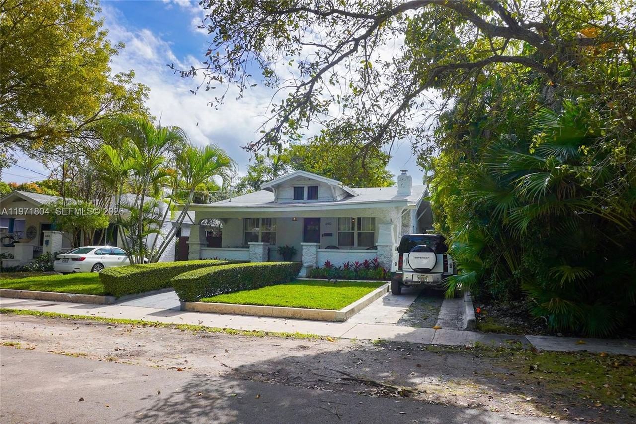 640 Ne 71st St - Photo 7 of 15