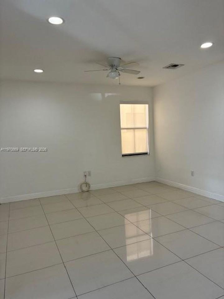 8848 Nw 101st Pl - Photo 3 of 14