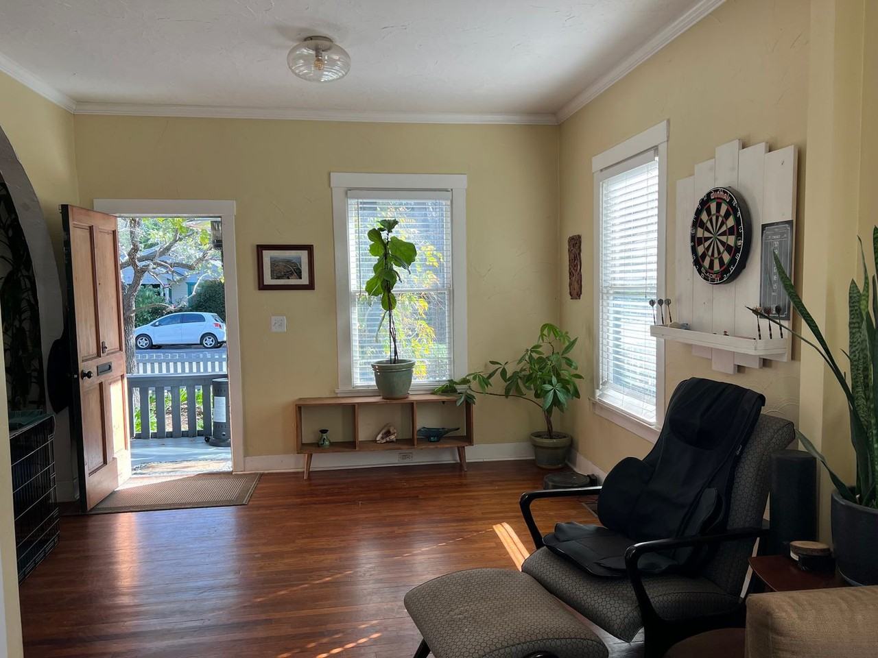 334 W Islay St - Photo 2 of 17