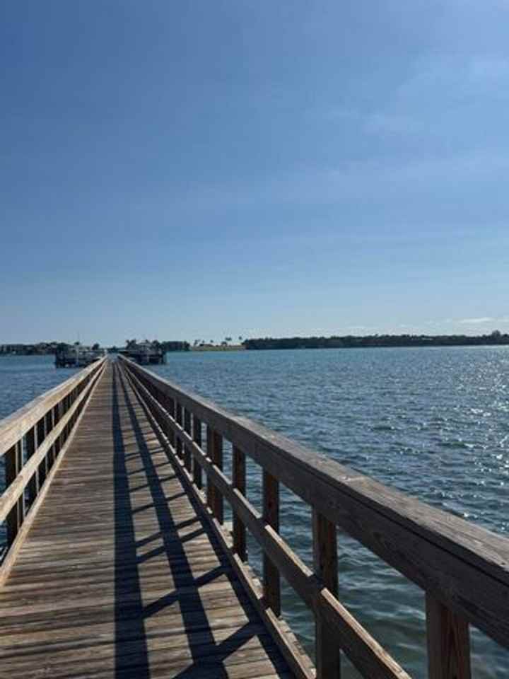 615 Windward Cir N - Photo 2 of 29