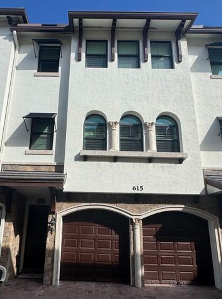 615 Windward Cir N - Photo 3 of 29