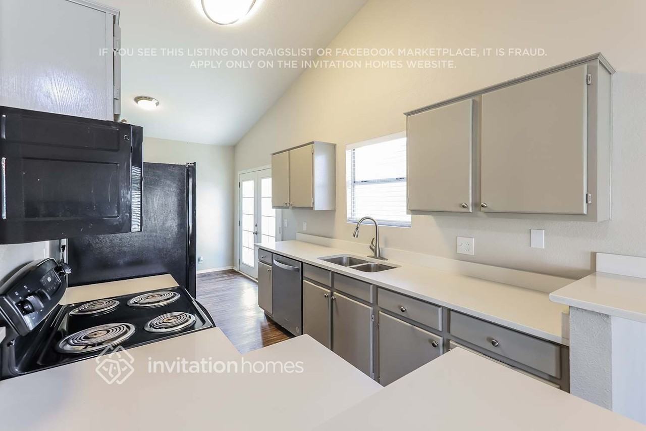 6344 W Turquoise Ave - Photo 5 of 14