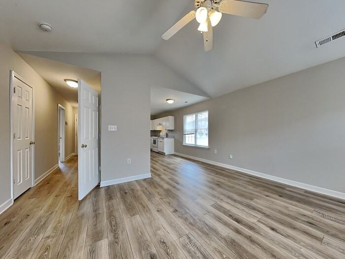 1303 Braveheart Ln - Photo 2 of 18