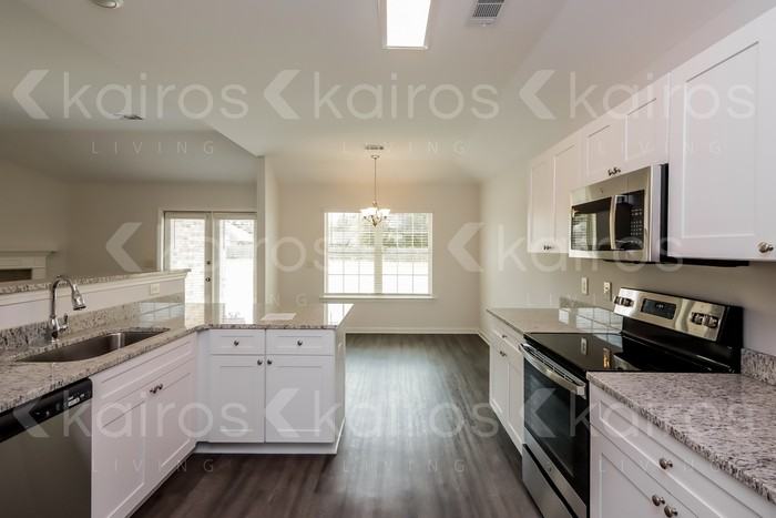 1820 Landing Pl - Photo 2 of 4
