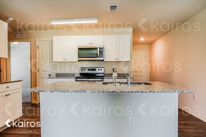 9106 Aegean Cir - Photo 5 of 18