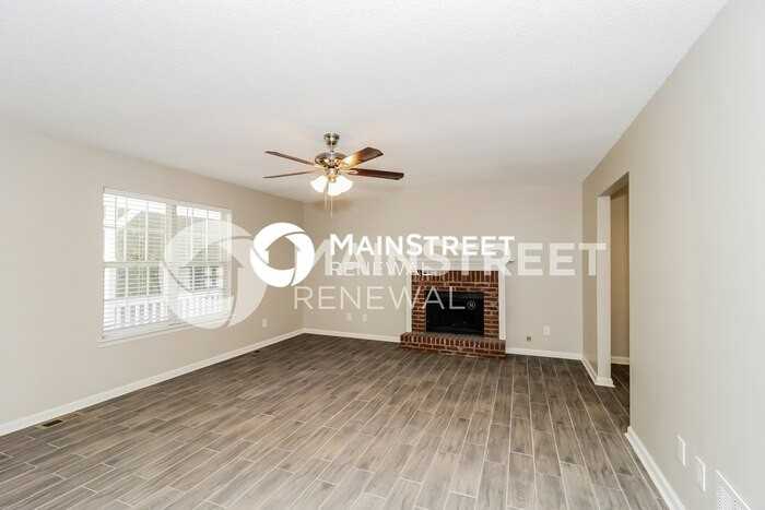 377 Johnstons Dr - Photo 4 of 17