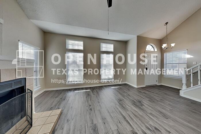 4220 Phoenix Dr - Photo 4 of 21