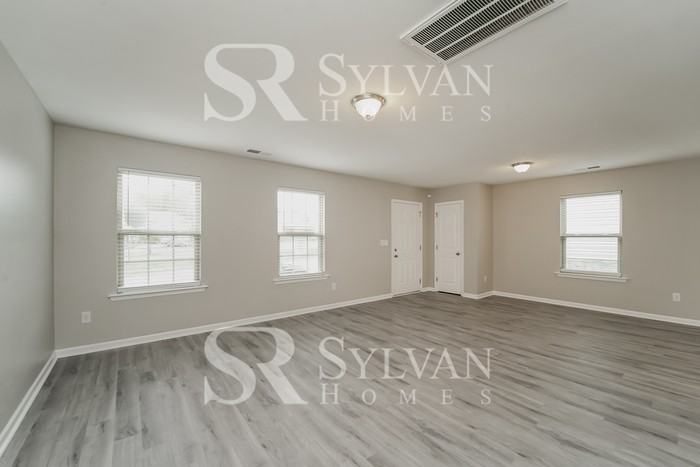 426 Osborn St - Photo 4 of 16