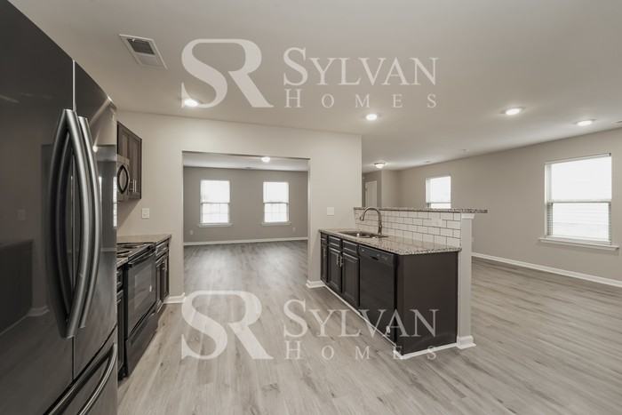 426 Osborn St - Photo 6 of 16