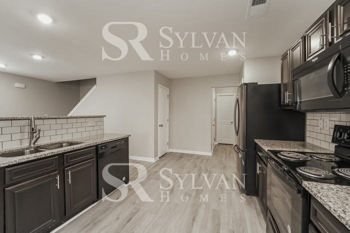 426 Osborn St - Photo 7 of 16