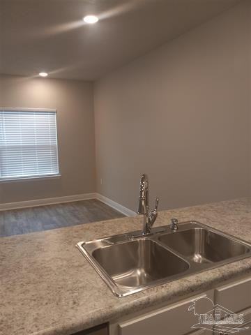 6077 Royal Port Ct - Photo 6 of 20