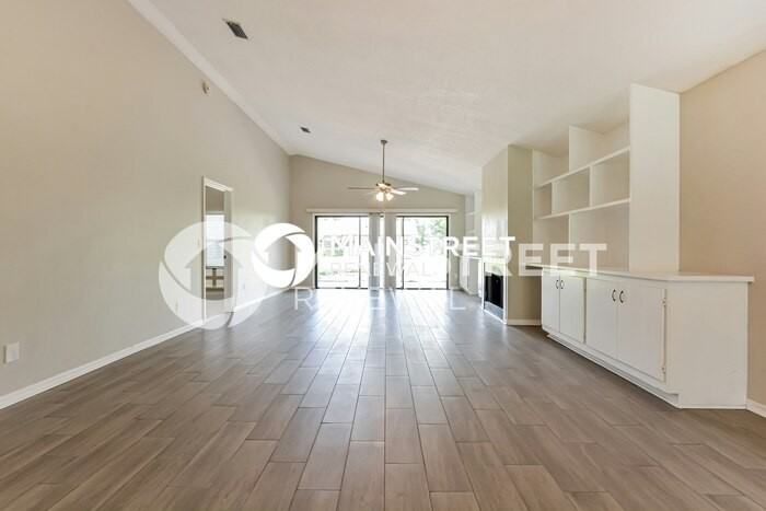 969 Belleflower Dr - Photo 5 of 16