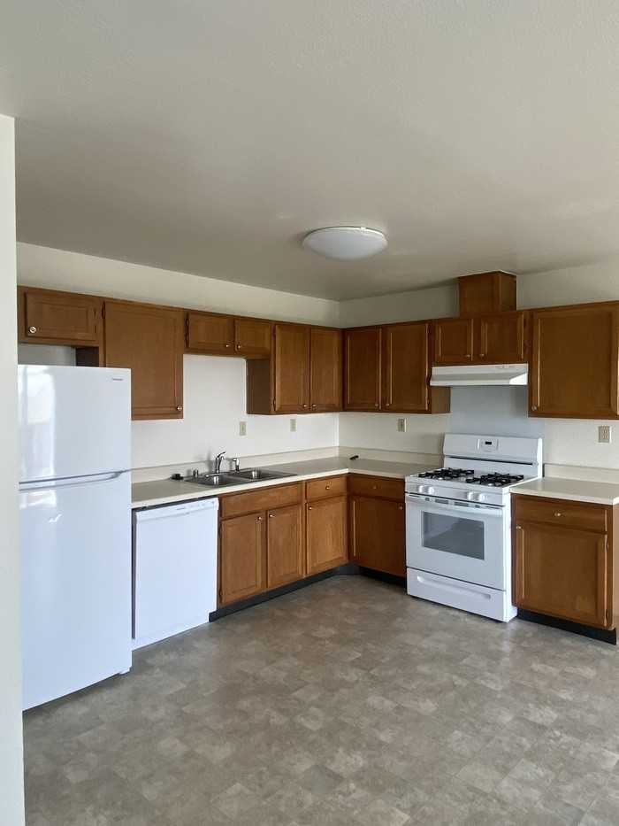 354 Norbeck Ct - Photo 4 of 7