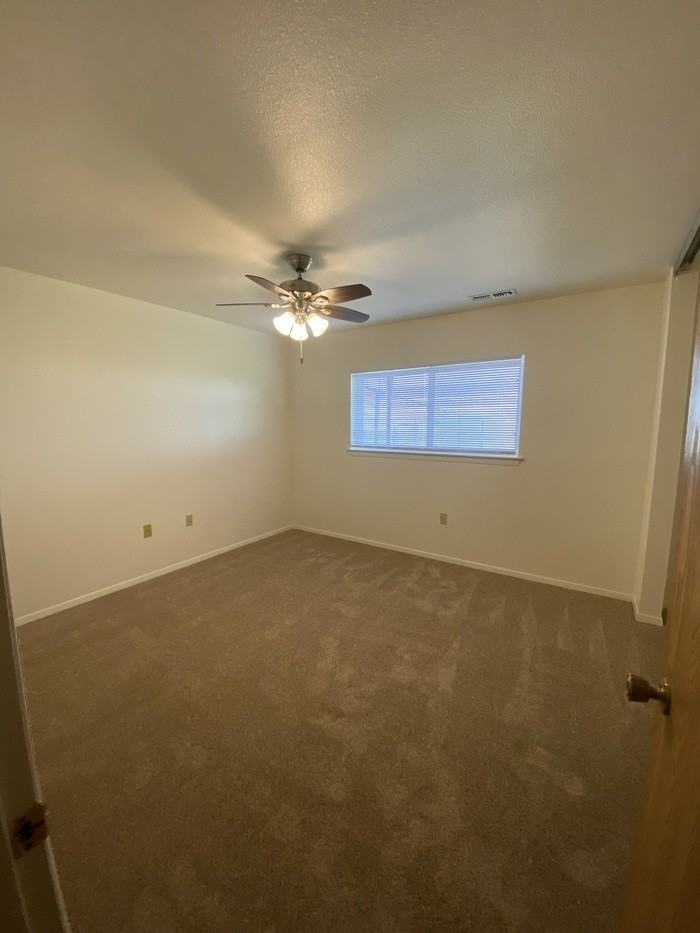 354 Norbeck Ct - Photo 6 of 7