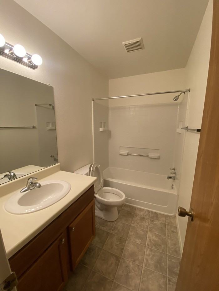 354 Norbeck Ct - Photo 7 of 7