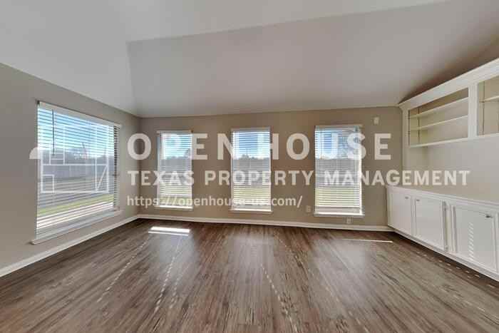 3830 Paigewood Dr - Photo 4 of 20