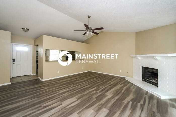 7305 Shadow Bend Dr - Photo 3 of 16