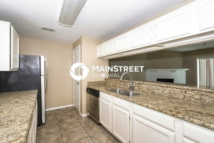 7305 Shadow Bend Dr - Photo 7 of 16