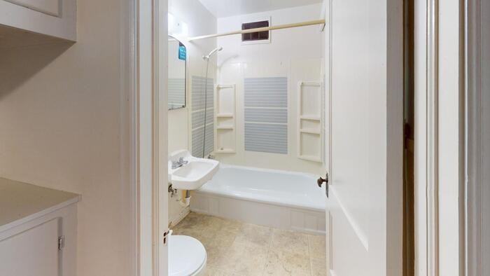 1119 E Thayer Ave #1 - Photo 3 of 5