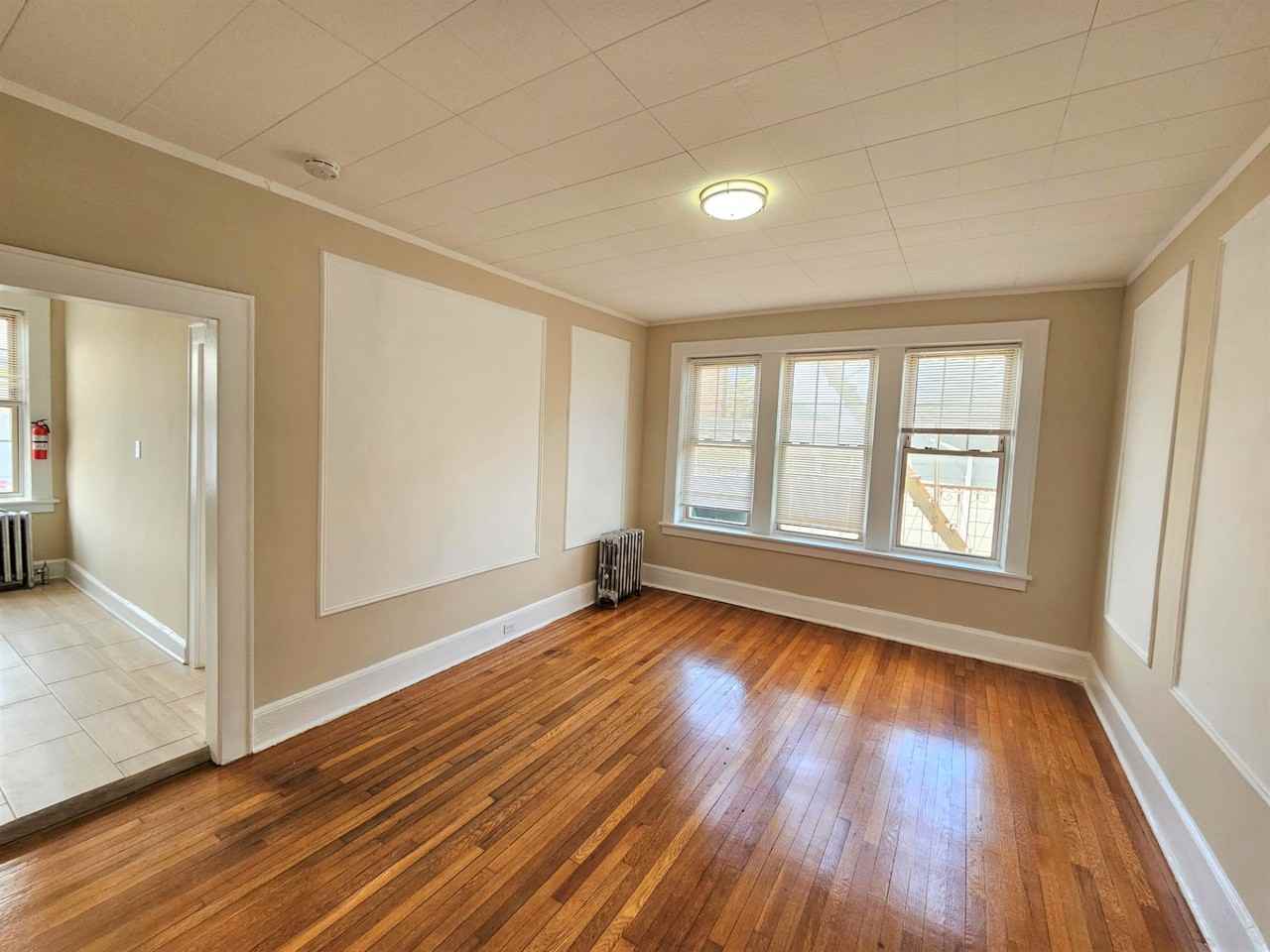 382 Bloomfield Ave - Photo 2 of 5