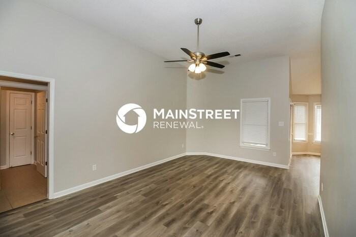 1983 E Chimneyrock Blvd - Photo 2 of 16