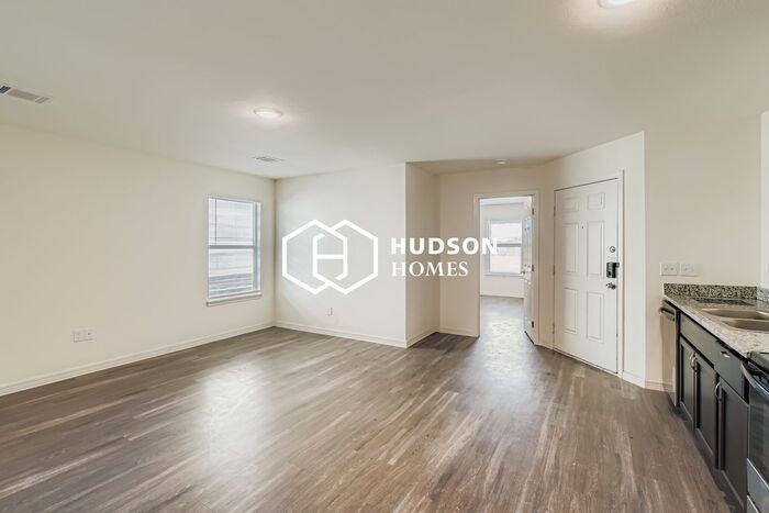 1423 Nw 16th Ave #B - Photo 4 of 14