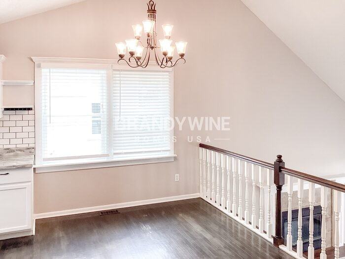 105 Sumac St - Photo 7 of 31