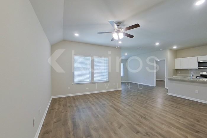 204 Yardley Ct - Photo 4 of 25