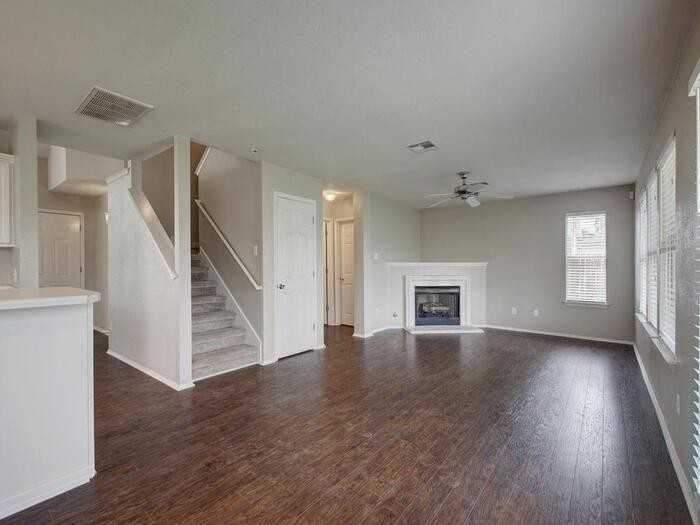 427 Territory Trl - Photo 4 of 14