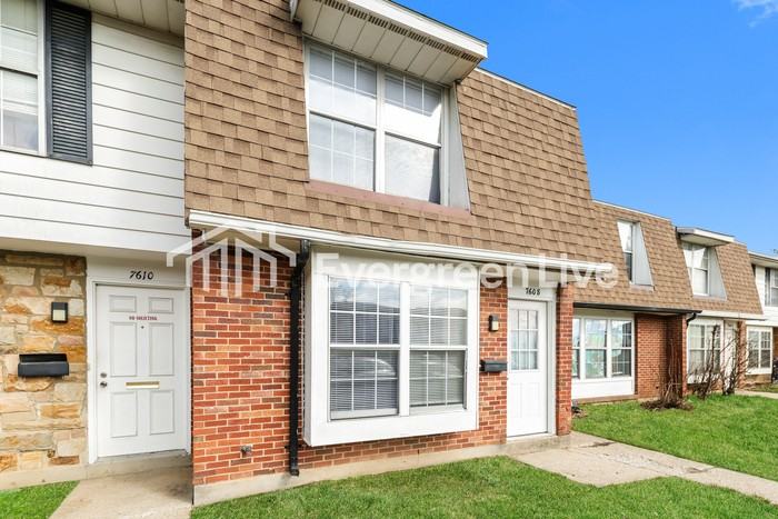 7608 Mount Whitney St - Photo 2 of 15