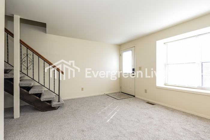 7608 Mount Whitney St - Photo 3 of 15