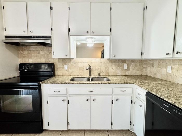 1113 N Hickory Ave - Photo 5 of 31