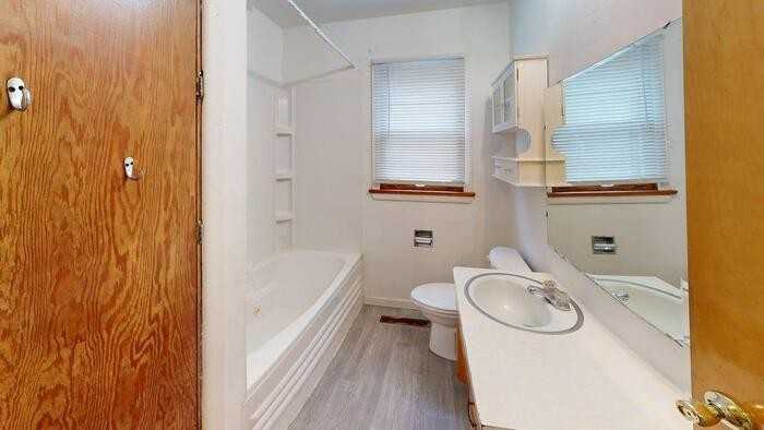 811 1st Ave Nw - Photo 4 of 14