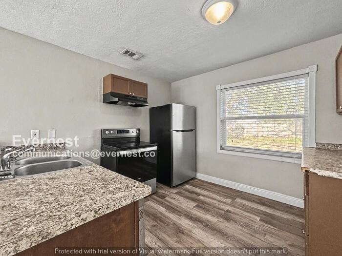 913 Alecon Dr - Photo 3 of 17