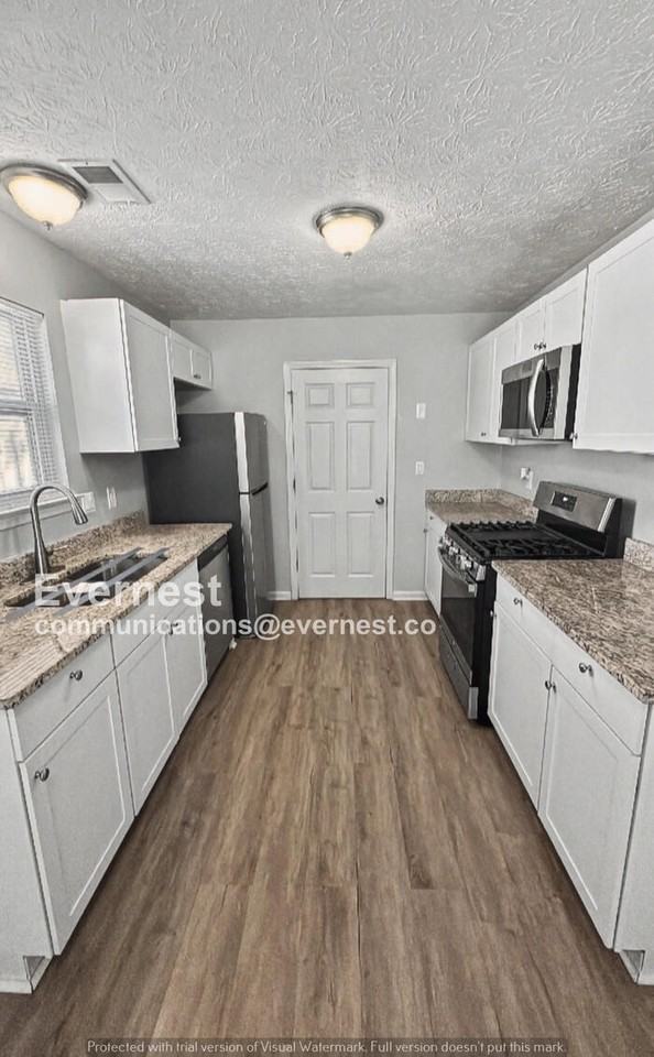 972 Maple Leaf Rdg - Photo 4 of 26