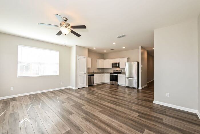 1480 Hyatt Cir - Photo 5 of 18