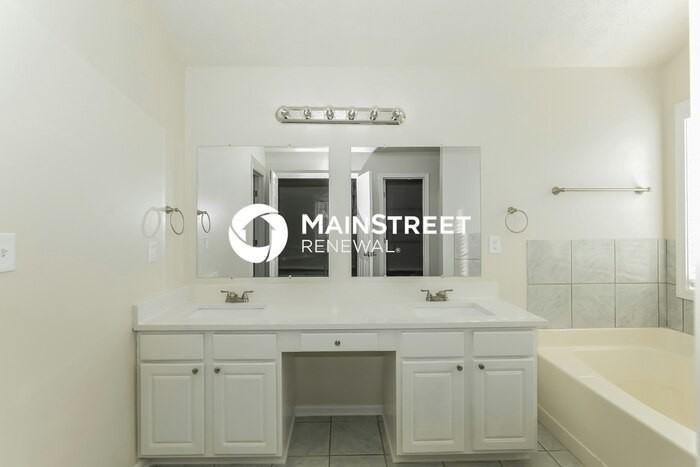 241 Winthrop Ln - Photo 7 of 19