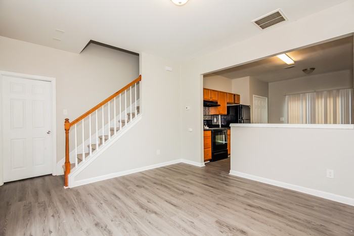 1227 Joannas Ct - Photo 3 of 10