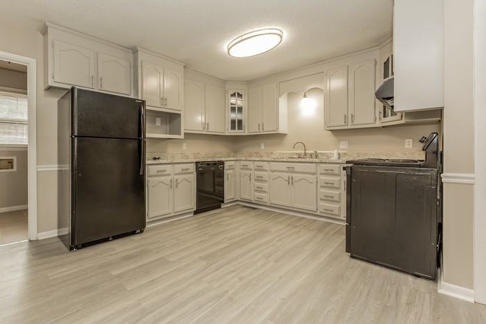 438 Pine Grove Rd - Photo 4 of 9