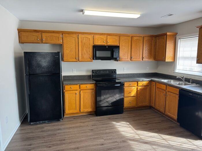 513 S Central Ave - Photo 5 of 11