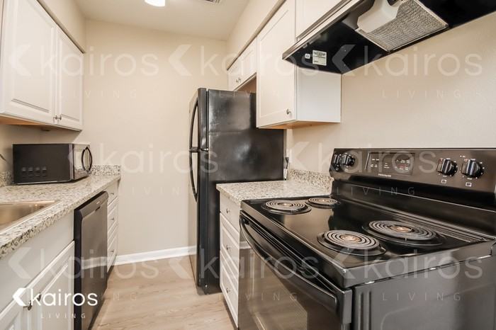 304 Robbie St - Photo 7 of 16