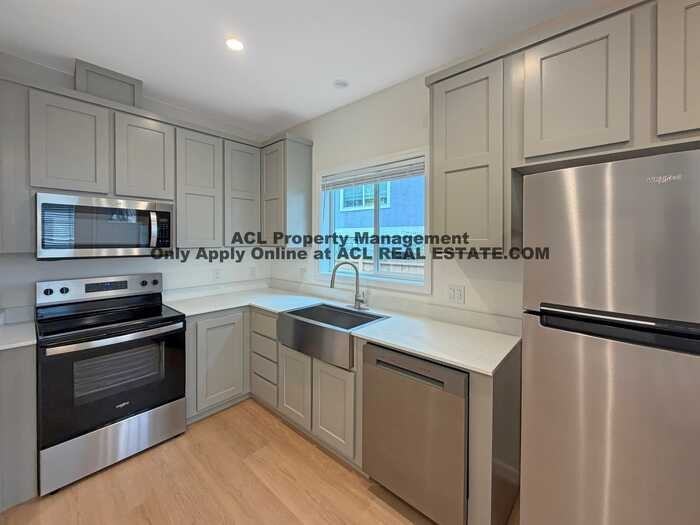 1325 Russell Way - Photo 7 of 15