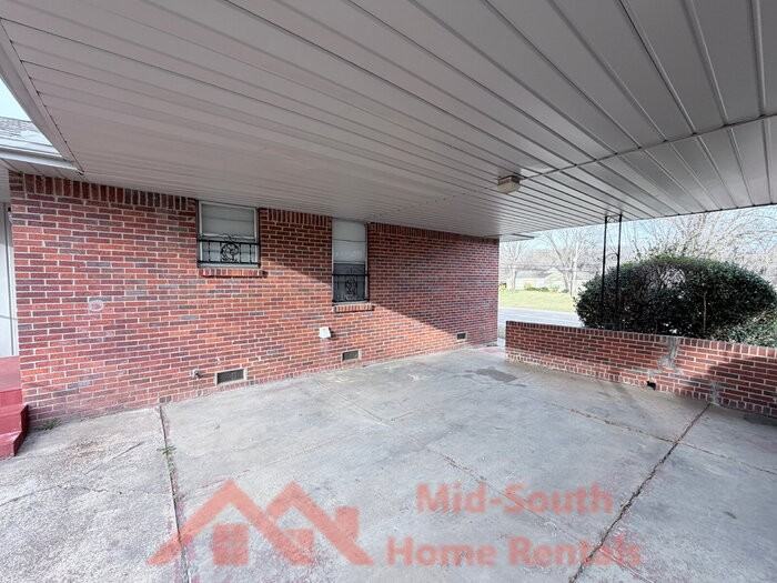 5119 Horn Lake Rd - Photo 6 of 36