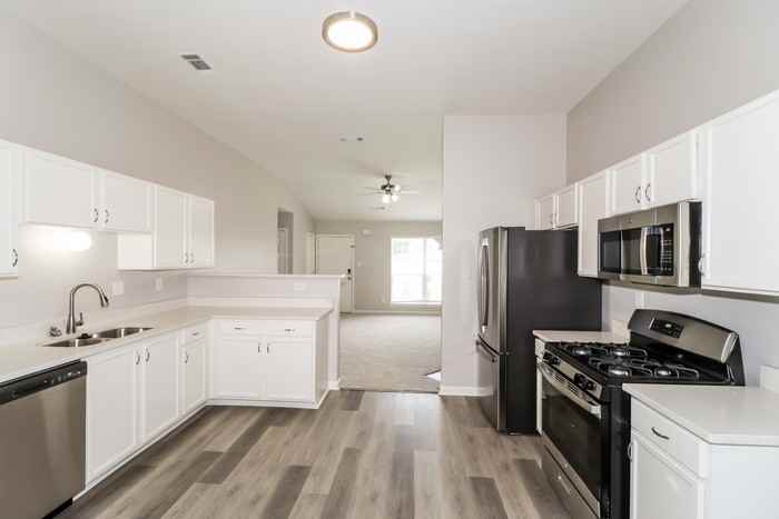 465 Oakland Hills Dr - Photo 7 of 16