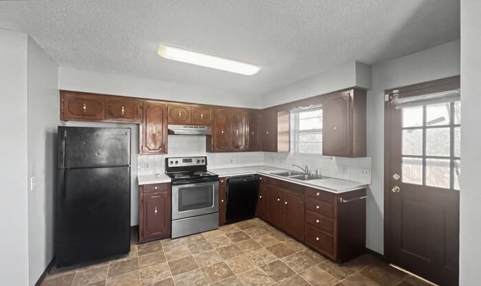 2356 S Crysler Ave - Photo 2 of 22