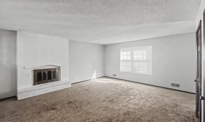 2356 S Crysler Ave - Photo 6 of 22