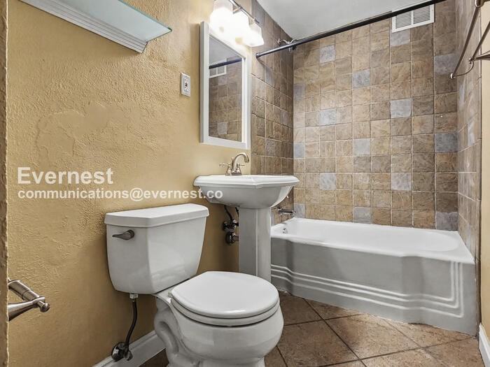 276 S Sherman St #3 - Photo 5 of 11